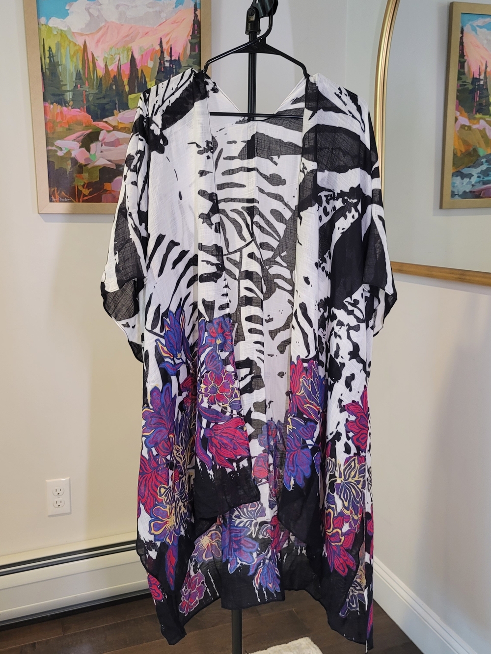 NWOT Black‎ White Floral Kimono with Purple & Pink Accents Size OS